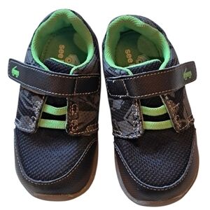 See Kai Run Black and Lime Shoes Toddler Size 7